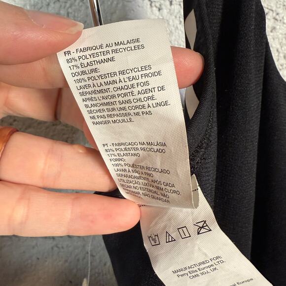 Nike Logo, Open-Back One-Piece Swimsuit Blk/wht Large - Picture 8 of 9